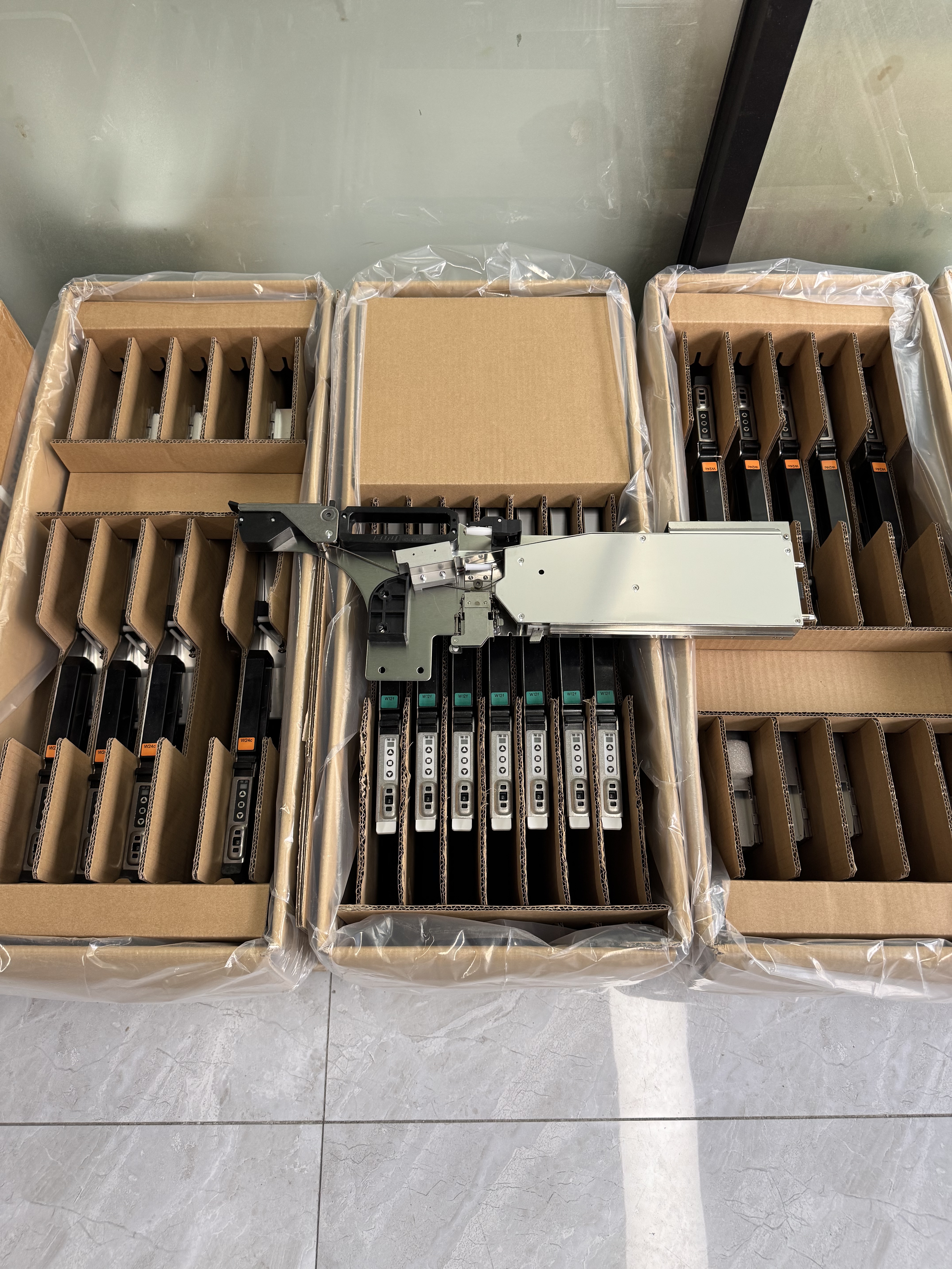 최신 회사 블로그 SMT 피더는 어떻게 생산 속도와 정확성을 향상시키는가?